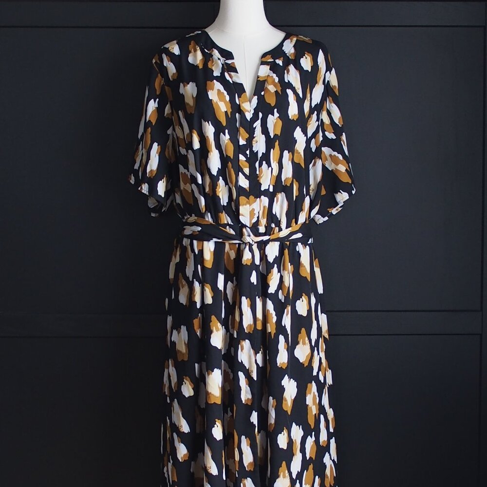 Bloomchic | Brush Print, V-Neck, Belted, Short Sleeve Dress